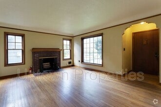 Building Photo - 1644 N Willamette Blvd