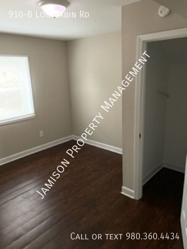 Foto del edificio - 910 Log Cabin Rd