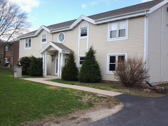 Building Photo - 1200-1208 Wisconsin Dr