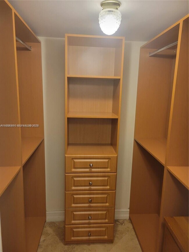 Foto del edificio - 2333 Brickell Ave