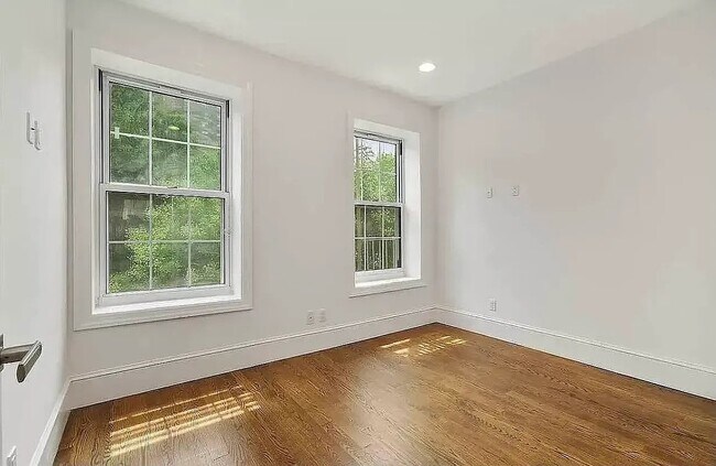 Foto del edificio - 407 E 6th St