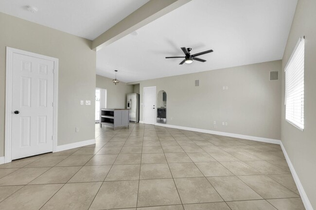 Foto del edificio - Remodeled 3 Bedroom