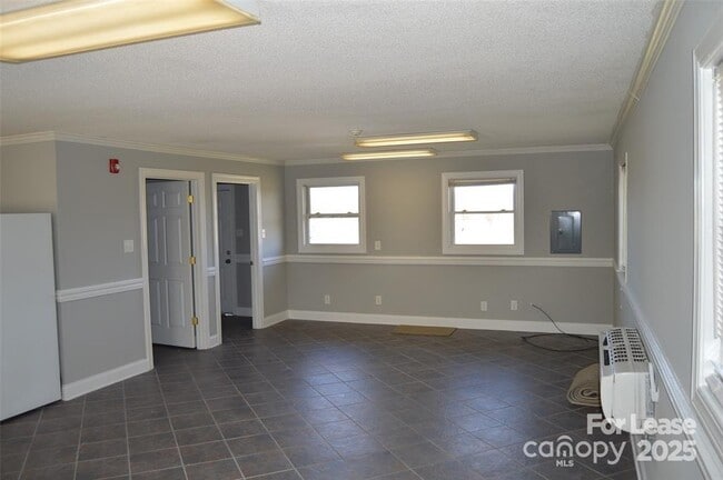 Foto del edificio - 2166 Old Mountain Rd