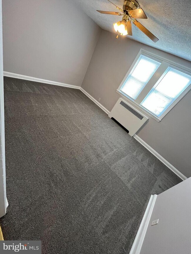 Foto del edificio - 116 Cherrydell Rd