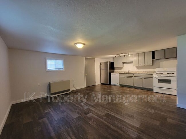 Foto del edificio - 2027 Smelter Ave NE