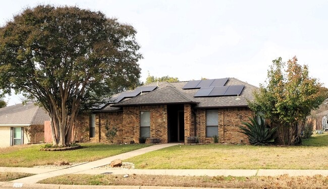 Photo - 924 Summer Trail House