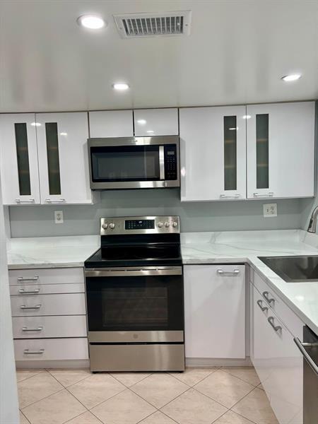 Foto del edificio - 9050 NW 28th St