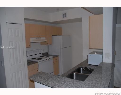 Building Photo - 2430 Centergate Dr