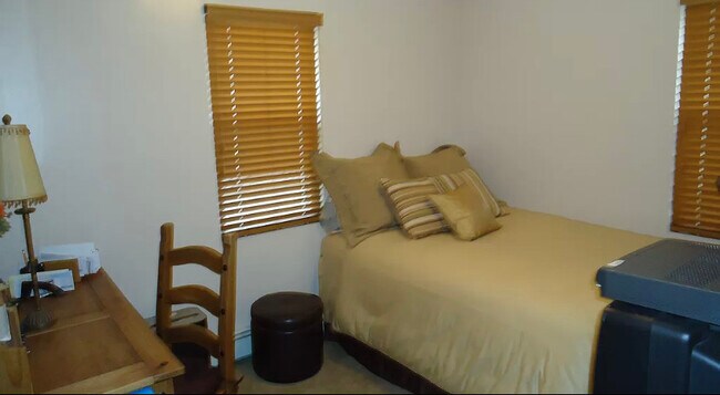Foto del edificio - 3163 Rawlins Ave