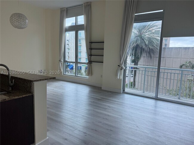 Foto del edificio - 9055 SW 73rd Ct