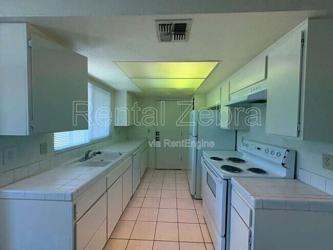 Building Photo - 1407 Madison Ct