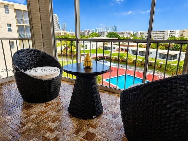 Foto del edificio - 2859 Leonard Dr