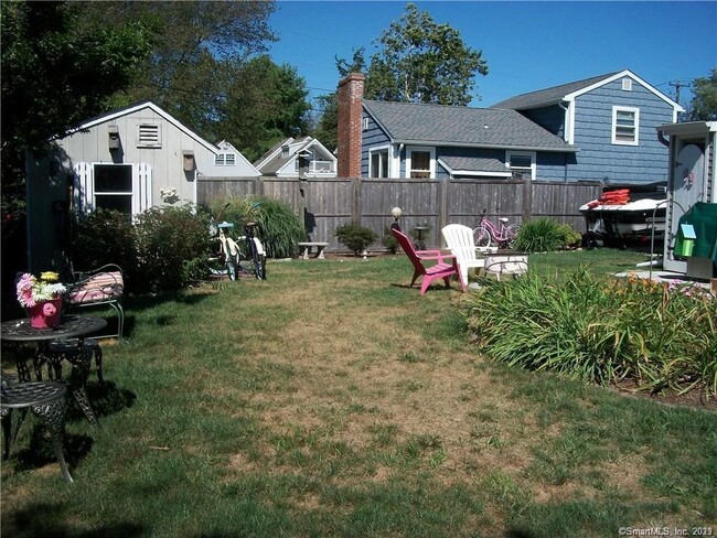 Building Photo - 127 Great Hammock Rd