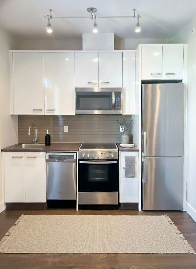 Building Photo - 45513-45513 Market Way