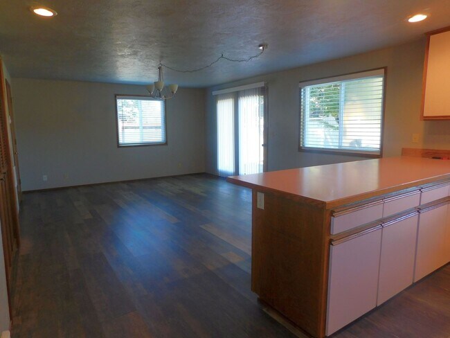 Foto del edificio - Beautiful 4 Bedroom, 2.5 Bathroom Home in ...
