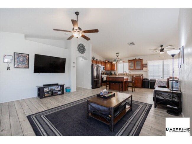 Foto del edificio - Exceptional 3/2 Phoenix House- Spacious 3 Bed Retreat!