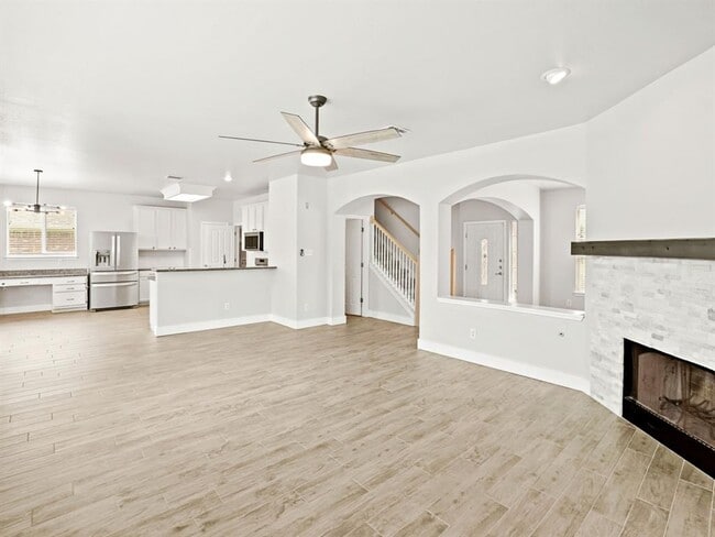 Building Photo - 8613 Glen Canyon Dr