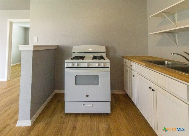 Foto del edificio - 116 W Avenue A