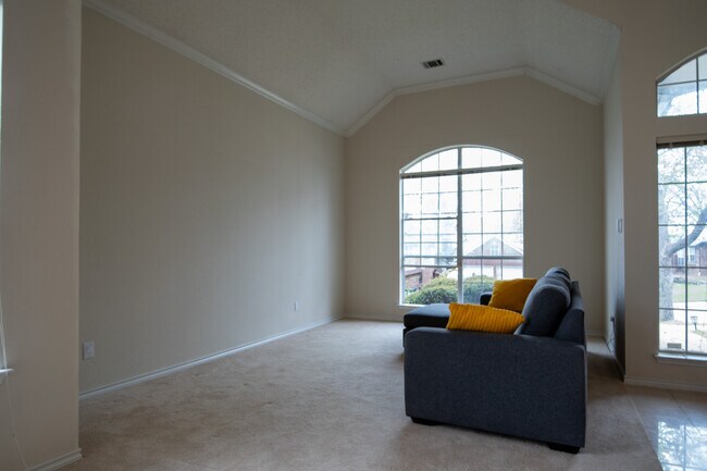Foto del edificio - 704 Meadow Bend Ct