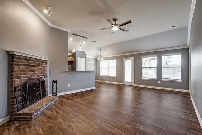 Building Photo - 2426 Arbor Ct