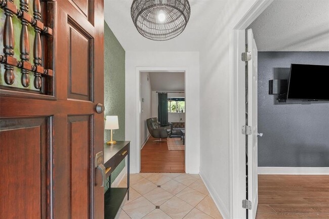 Building Photo - 1108 Myrtlewood Dr