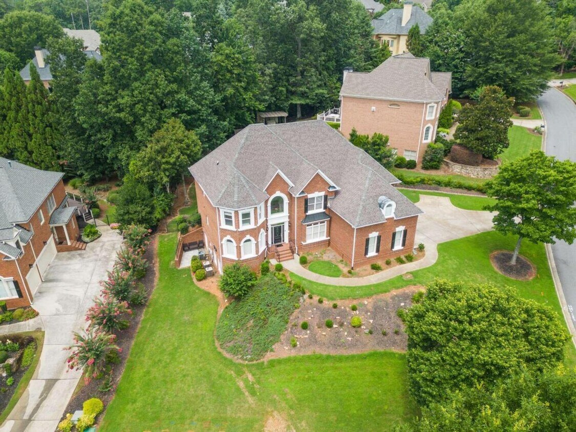 Primary Photo - 525 Brook Manor Dr