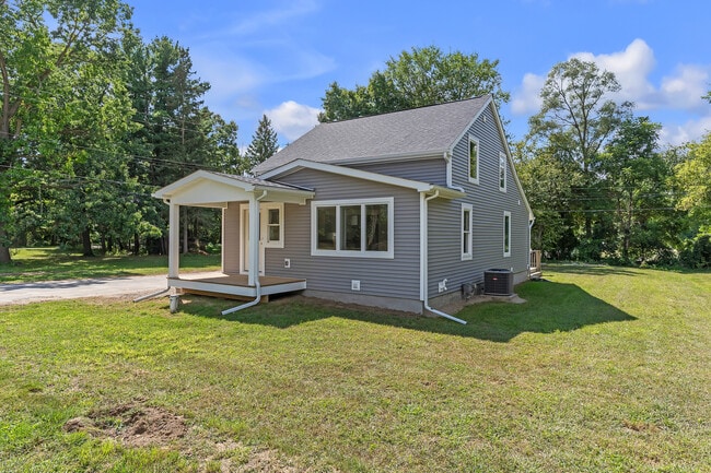 Photo - 9045 Hillcrest Dr House