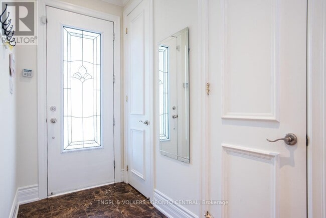 Photo du bâtiment - 224 Randolph Rd