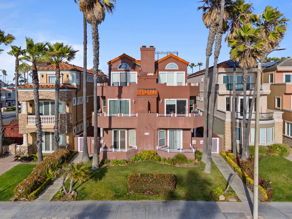 Foto principal - OCEAN FRONT CONDO IN HUNTINGTON BEACH