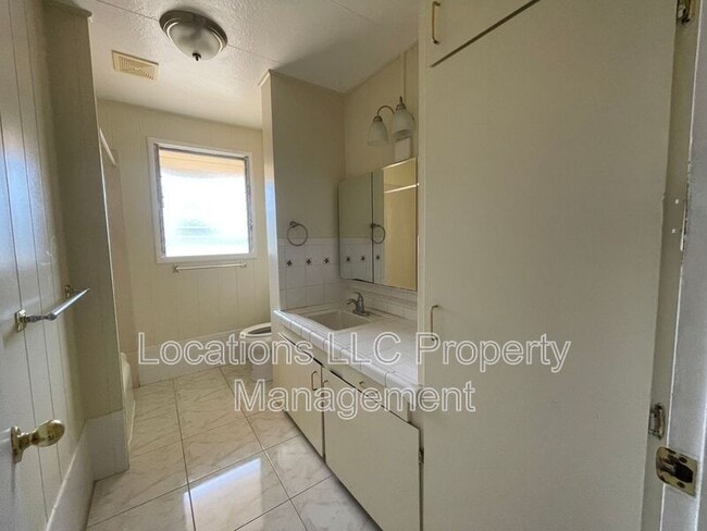 Foto del edificio - 1595 Makamua St