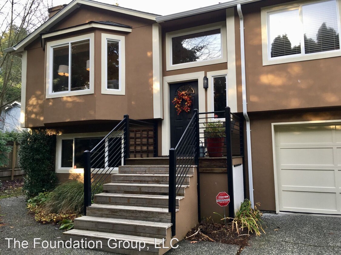 Primary Photo - 4 br, 3 bath House - 11331 19th Ave NE