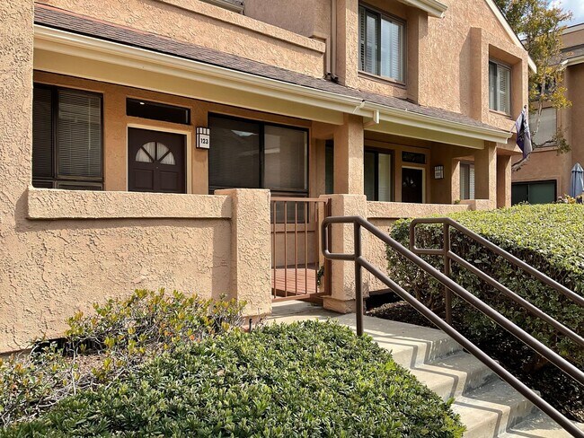 Building Photo - 2 Bedroom 2 Bath Condo 5722 E. Stillwater ...
