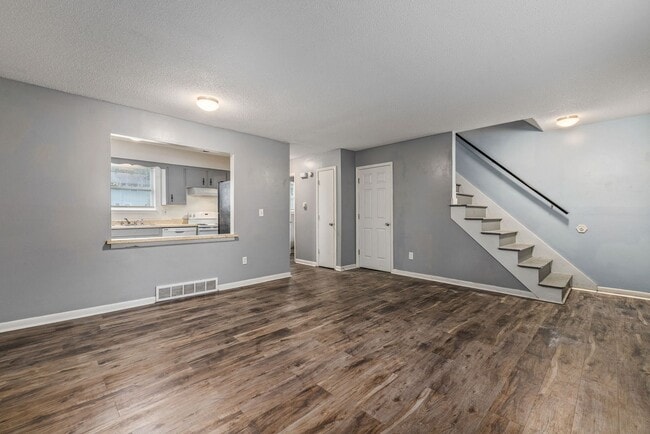 Building Photo - Spacious Belton Duplex with Full Basement—Great Location!