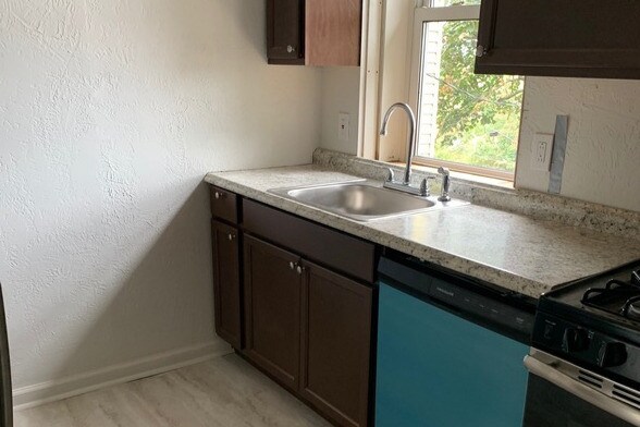 Foto del edificio - 223 Moore Ave