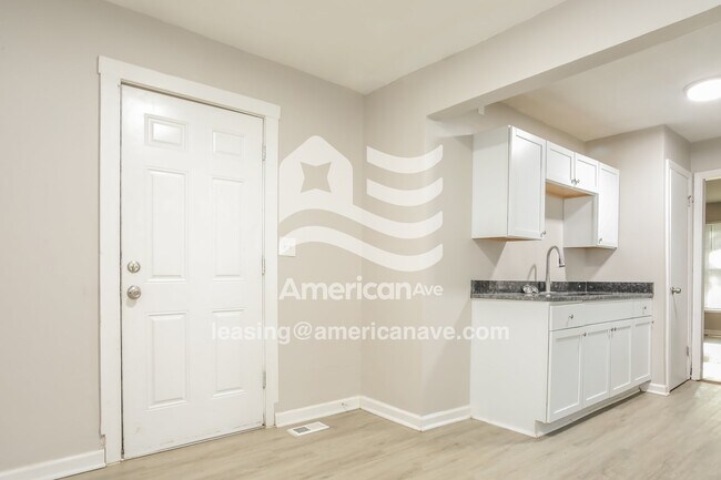 Foto del edificio - 6835 Askew Ave