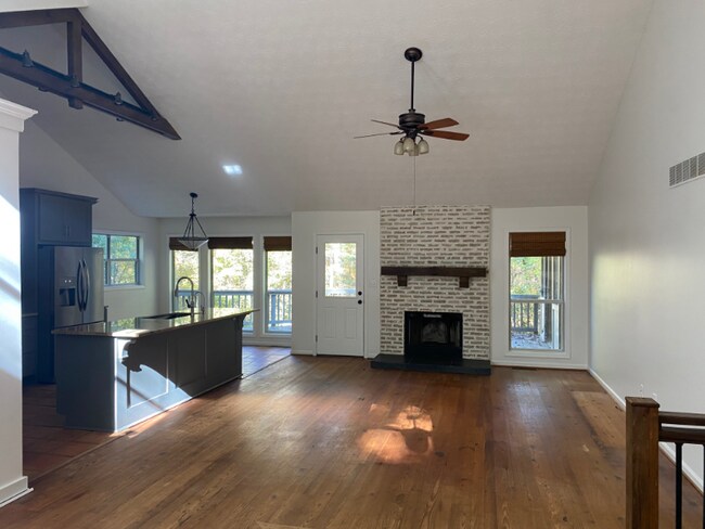 Foto del edificio - 4331 Whiteleaf Way