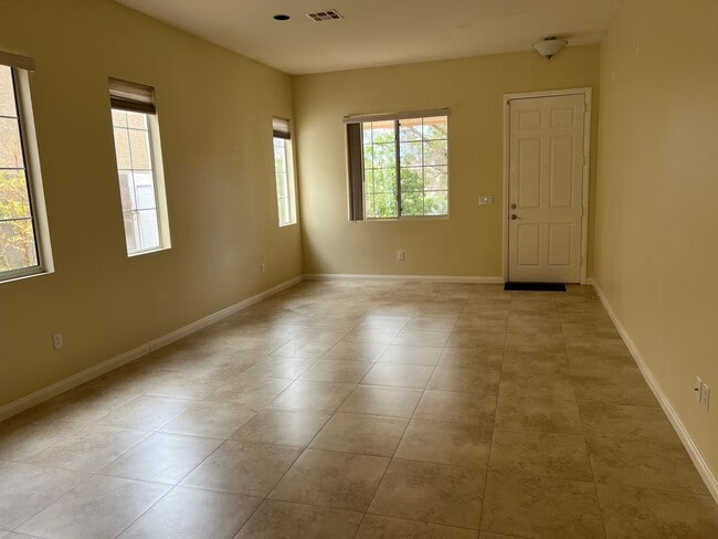Building Photo - POOL and SPA! SINGLE STORY SUMMERLIN HOUSE...