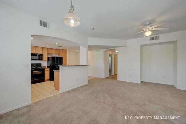 Foto del edificio - 6160 Rumrill St