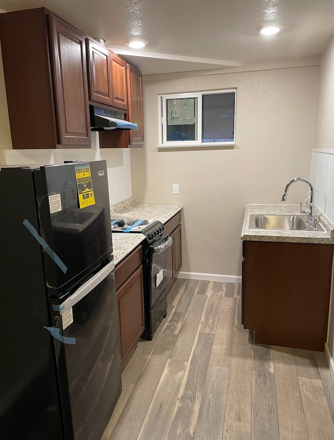 Kitchen - 2613 Richard Ave