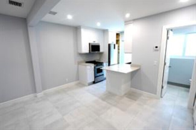Foto del edificio - 631 NE 17th Way