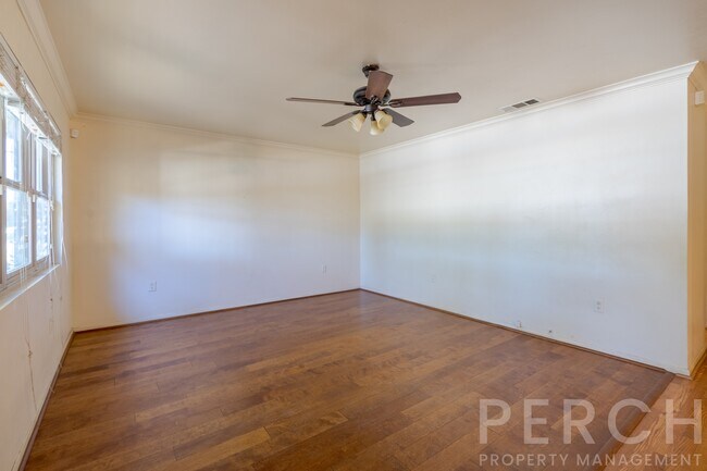 Foto del edificio - 2510 E Devonshire Ave
