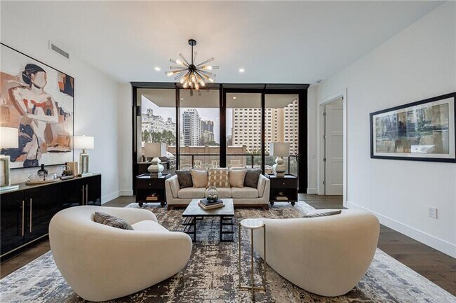 Building Photo - 2425 Peachtree Rd NE