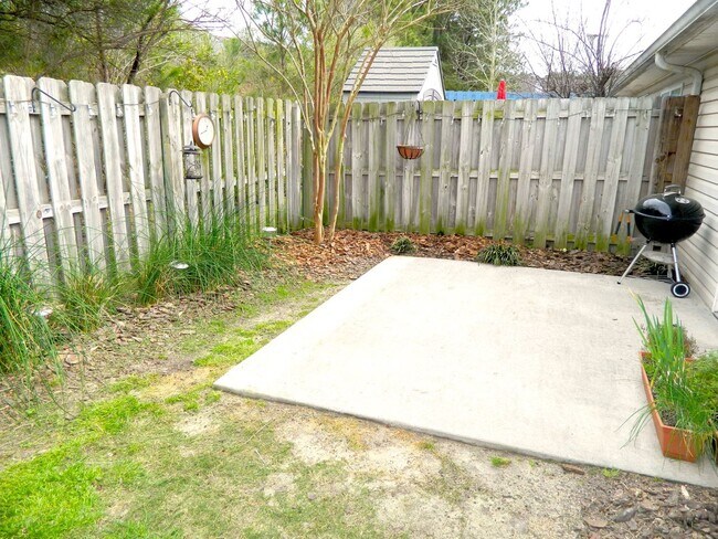 Foto del edificio - 326 Whitney Pl