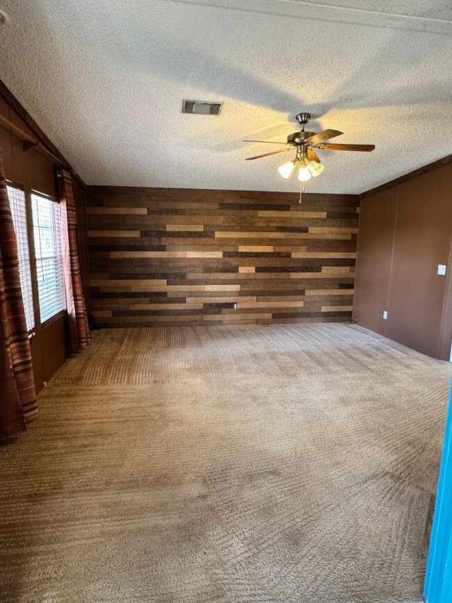 Foto del edificio - 17640 Bellamy Brothers Blvd