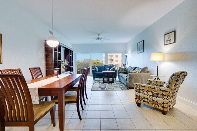 Foto del edificio - Furnished Waterfront 2 Bedroom Condo