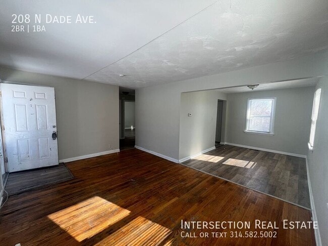 Building Photo - 208 N Dade Ave