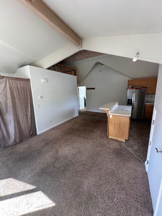 Foto del edificio - Super cute upstairs apartment available soon for viewing and renting!! Call me today to view and ...