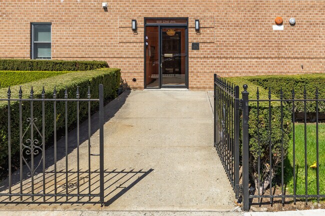 Building Photo - 2281 82nd St