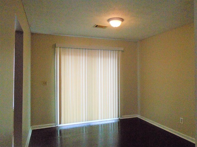 Building Photo - 105 Taylor Knoll Way