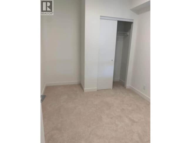 Building Photo - 2345 Rindall Ave